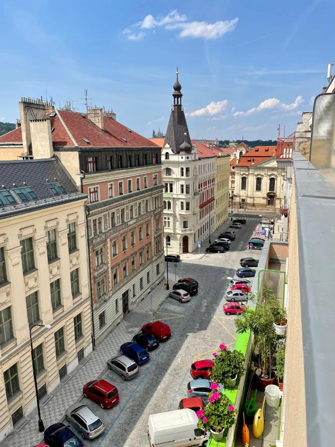 Cool Studio Lägenhet Prag Exteriör bild