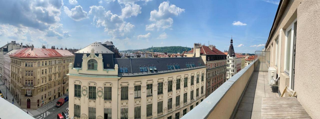 Cool Studio Lägenhet Prag Exteriör bild