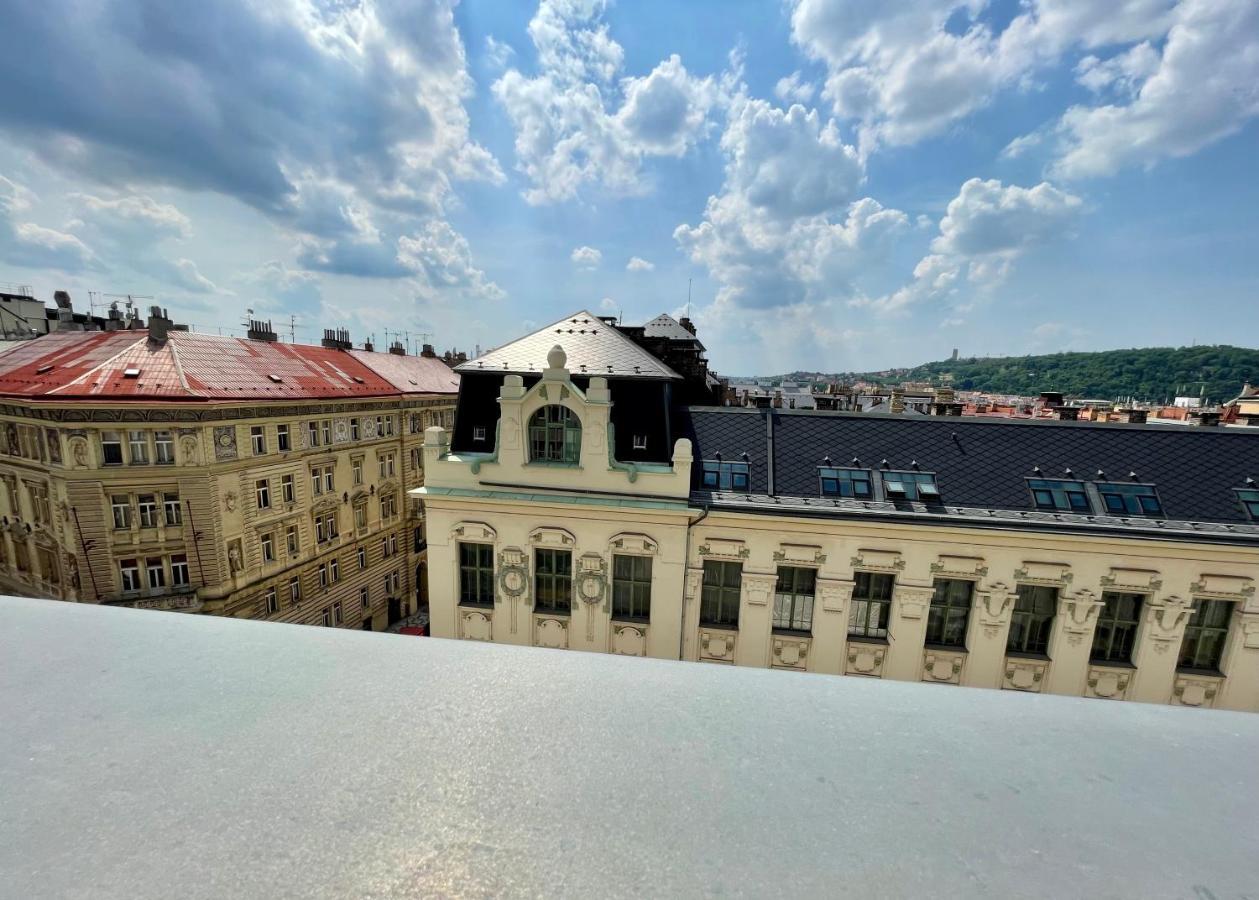 Cool Studio Lägenhet Prag Exteriör bild