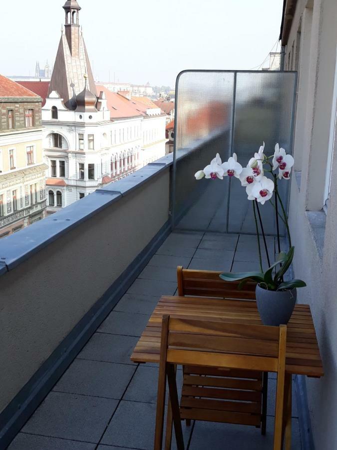 Cool Studio Lägenhet Prag Exteriör bild
